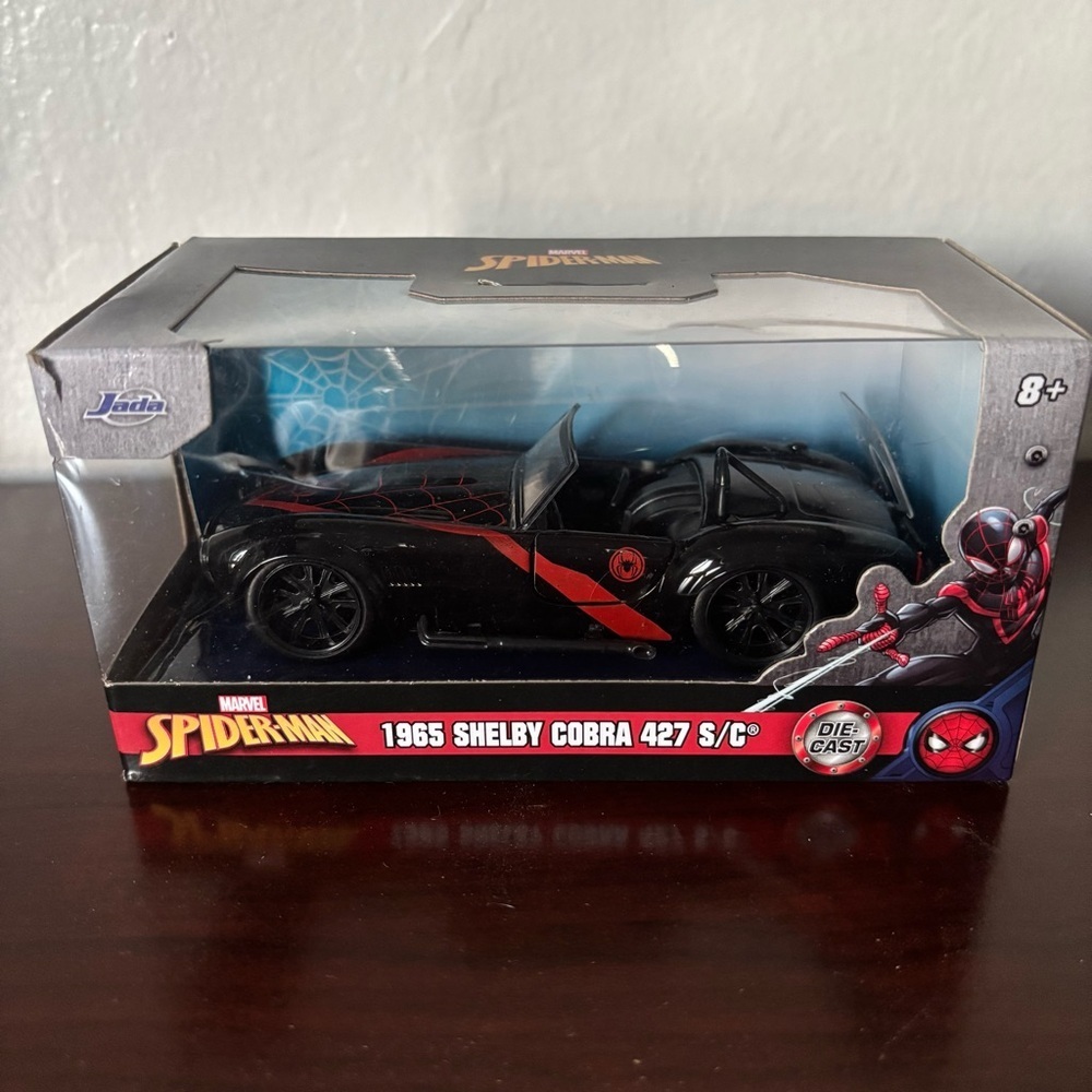 Jada Diecast Spider-Man - 1965 Shelby Cobra 427 S/C For Ages 8+ - Picture 2 of 8